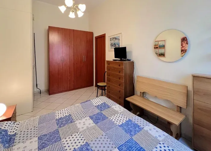 Bilocale Vicino Al Porto 아파트 *